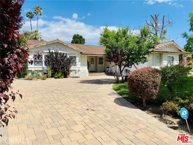property at 6000 Le Sage Ave