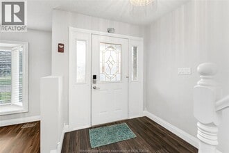 222 Donalda Ct in Windsor, ON - Building Photo - Building Photo