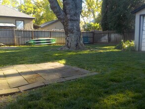 1211 Laburnum Ave in Chico, CA - Building Photo - Building Photo