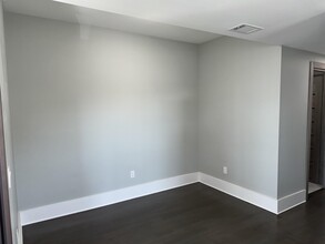 76 Corbin Ave in Jersey City, NJ - Building Photo - Building Photo