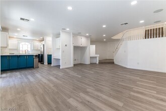 11016 Dornoch Castle St in Las Vegas, NV - Building Photo - Building Photo