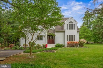 405 Holly Glen Dr in Cherry Hill Township, NJ - Building Photo - Building Photo