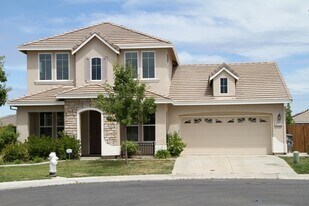 4713 Battles Ct in Elk Grove, CA - Building Photo