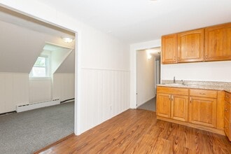 174 Mills Pond Rd in Saint James, NY - Building Photo - Building Photo