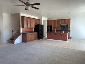 4958 Mountain Pepper Dr in Las Vegas, NV - Building Photo - Building Photo