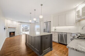 3252 Cool Springs Ct in Naperville, IL - Building Photo - Building Photo