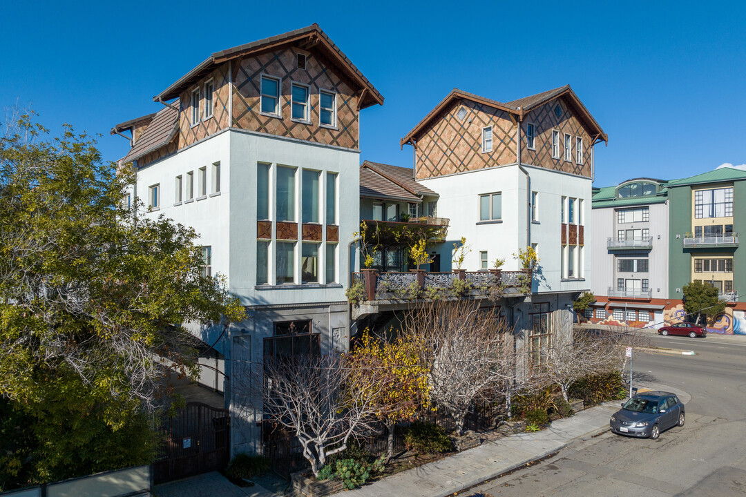 853 W Grand Ave in Oakland, CA - Foto de edificio