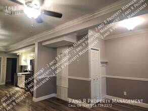 1617 T St in Sacramento, CA - Building Photo - Building Photo
