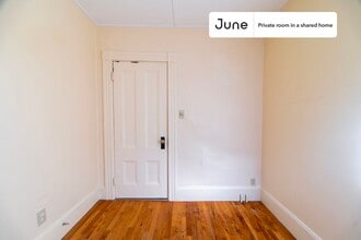Private bedroom in 4 bed/1 bath Home in Boston, MA - Building Photo - Building Photo