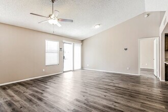 4755 W Oraibi Dr in Glendale, AZ - Foto de edificio - Building Photo