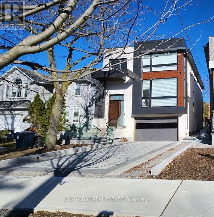 176 Hendon Ave in Toronto, ON - Building Photo