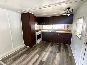 2 Talmar Ln in Franklin, NJ - Building Photo - Building Photo
