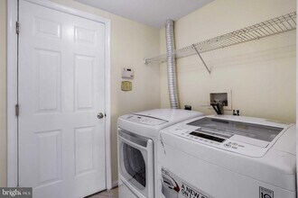 409 Phelps St in Gaithersburg, MD - Foto de edificio - Building Photo