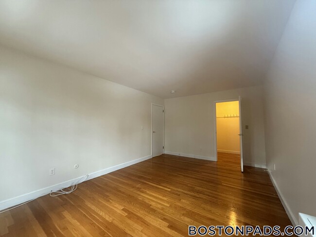 17 Captain Parker Arms, Unit 15 in Lexington, MA - Foto de edificio - Building Photo