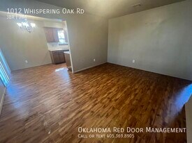 1012 Whispering Oak Rd in Oklahoma City, OK - Building Photo