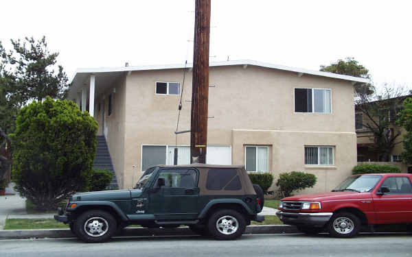 6318 Coldwater Canyon Ave in North Hollywood, CA - Foto de edificio - Building Photo