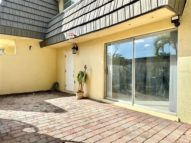 8757 SW 137th Ave in Miami, FL - Building Photo - Building Photo