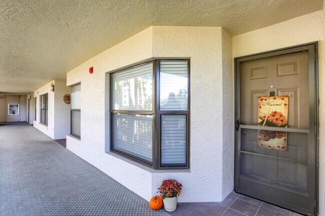 1328 Pasadena Ave S in South Pasadena, FL - Building Photo - Building Photo