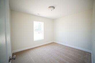 20 Golden Poppy Ln in Youngsville, NC - Building Photo - Building Photo