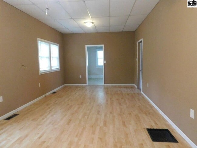 902 E 5th Ave in Hutchinson, KS - Building Photo - Building Photo