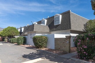 Fairbanks Apartments in El Paso, TX - Foto de edificio - Building Photo