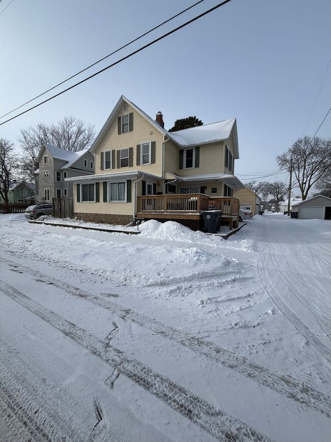 property at 814 16th St S