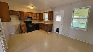 4909 Dahlia Dr in Bossier City, LA - Building Photo - Building Photo