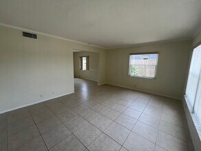 5 Wisteria Dr in Ormond Beach, FL - Building Photo - Building Photo