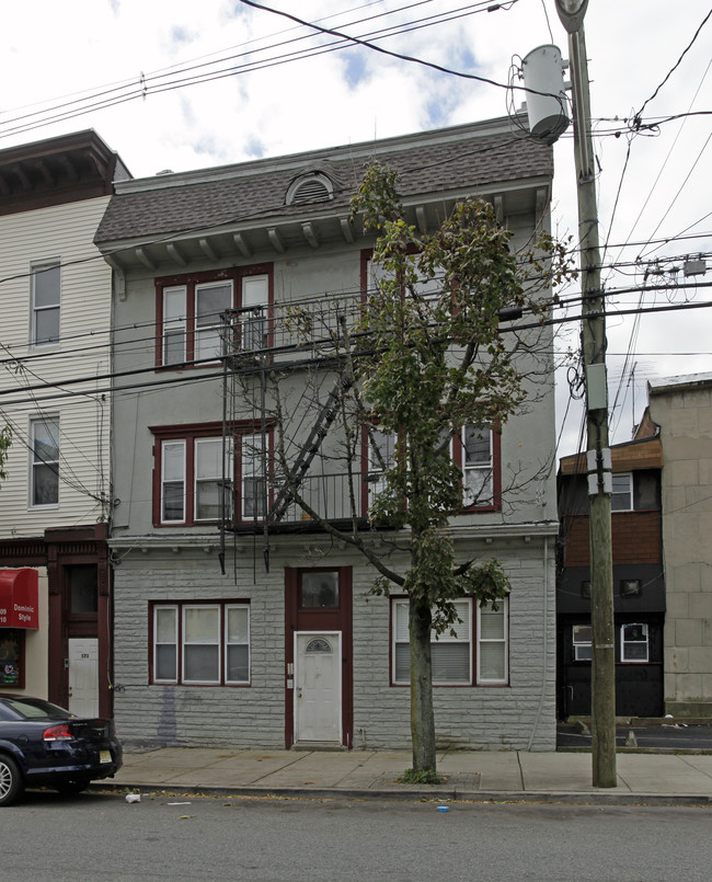 173 Danforth Ave in Jersey City, NJ - Building Photo - Building Photo