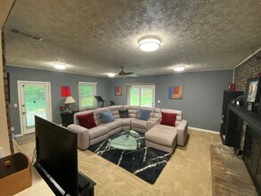 2625 Sunny Ln SE in Marietta, GA - Building Photo - Building Photo