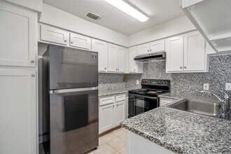 2501 Bering Dr in Houston, TX - Building Photo - Building Photo