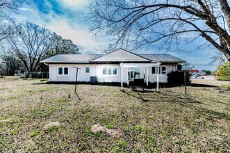 1809 NC-42 in Fuquay Varina, NC - Building Photo - Building Photo