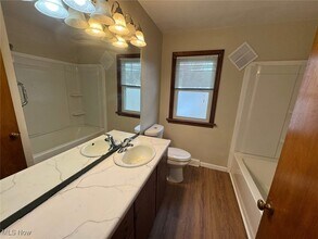 1612 Maple Dr in Lorain, OH - Building Photo - Building Photo