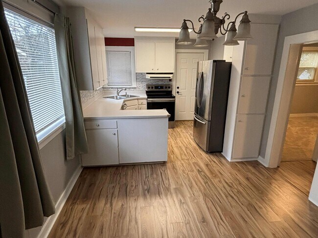 1818 Hoyt Ave, Unit Duplex in Everett, WA - Foto de edificio - Building Photo