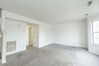 160 Stadium Cir in Inwood, WV - Building Photo - Building Photo