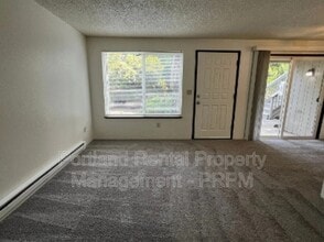 19115 SE Yamhill St in Portland, OR - Building Photo - Building Photo