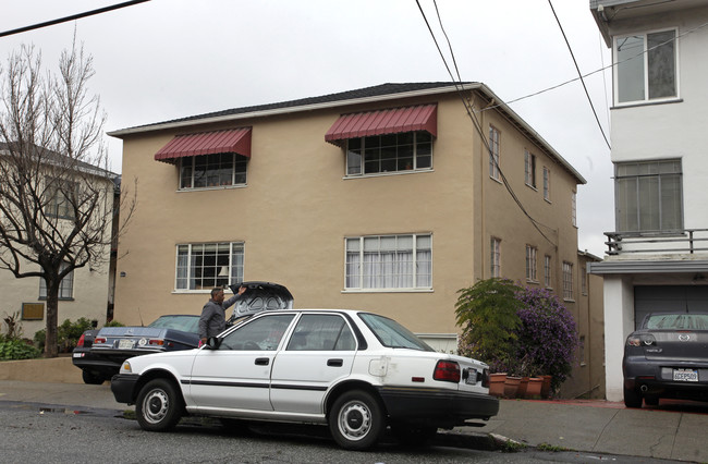 2301 Ivy Dr in Oakland, CA - Foto de edificio - Building Photo