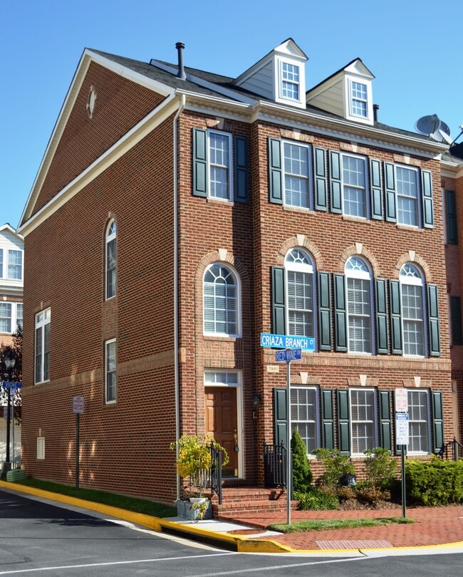 7981 Vigne Ct in Vienna, VA - Foto de edificio - Building Photo