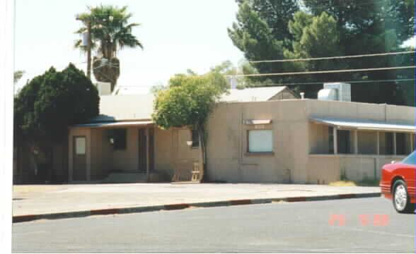 2600 E Fort Lowell Rd in Tucson, AZ - Foto de edificio