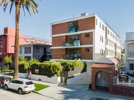 1806 N Gramercy Plz in Los Angeles, CA - Building Photo