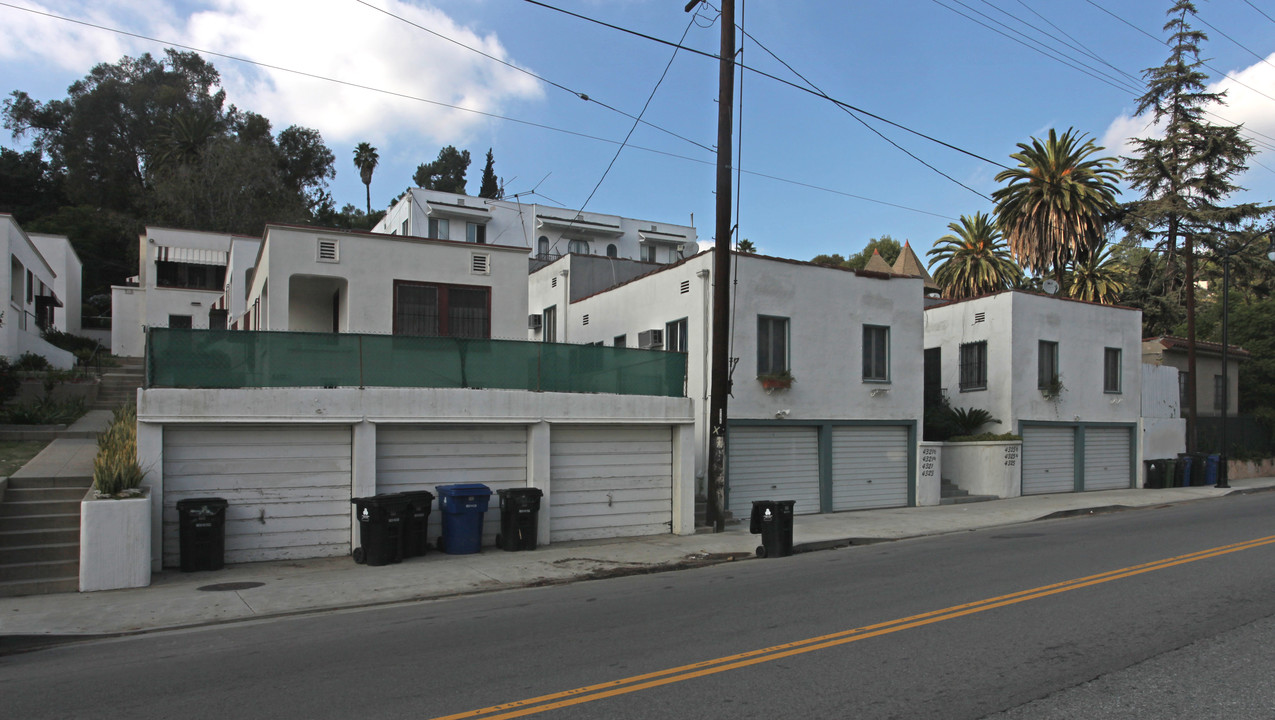 4321 Marmion Way in Los Angeles, CA - Foto de edificio