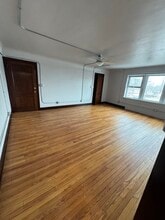 814 Clinton St, Unit UNIT B in Ottawa, IL - Foto de edificio - Building Photo