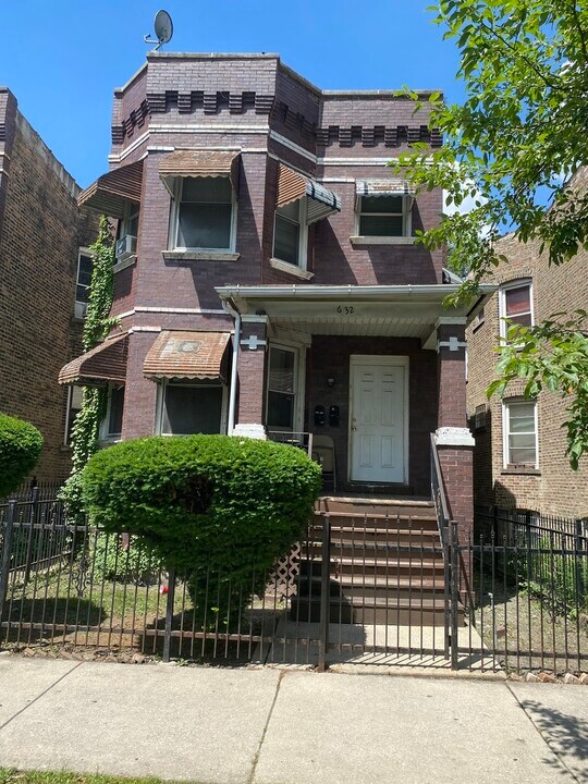 632 N Central Park Ave in Chicago, IL - Building Photo