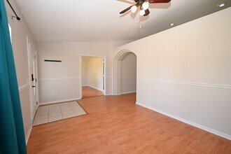 136 SE 19th Ln in Cape Coral, FL - Building Photo - Building Photo