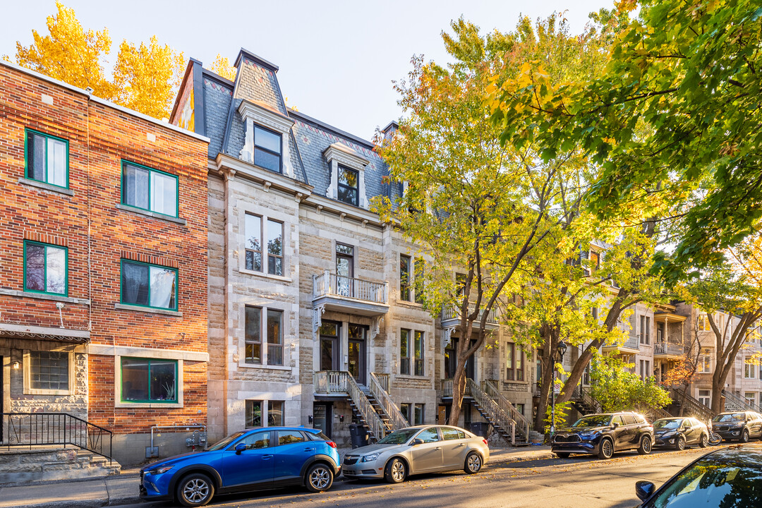 3457-3467 De Bullion Rue in Montréal, QC - Building Photo