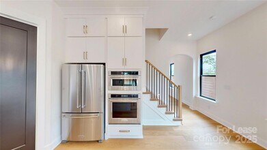 313 E Peterson Dr in Charlotte, NC - Building Photo - Building Photo