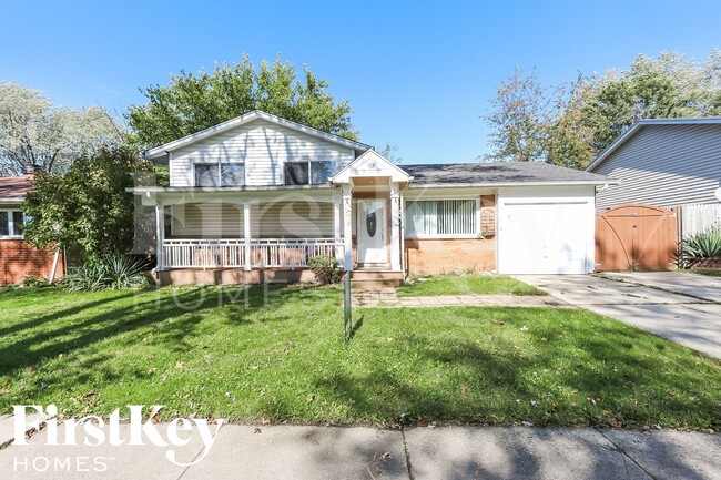 property at 122 E Lincoln Ave