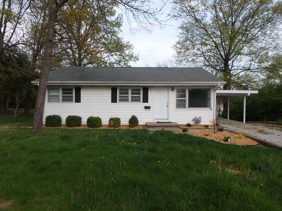 6 Atkins Dr in Columbia, MO - Building Photo