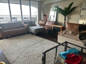 300 N State St, Unit River North Unit 5617 in Chicago, IL - Building Photo - Building Photo