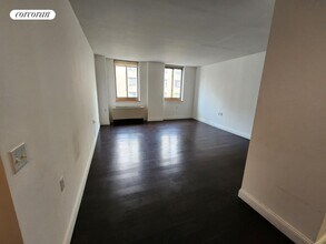 327 E 101st St in New York, NY - Building Photo - Building Photo